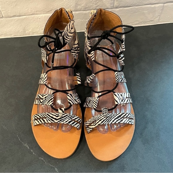 DV dolce vita sz 9.5 Jasmyn zebra stripe gladiator sandals - Picture 5 of 15